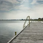 Nadmorska Oaza Nad Morzem I Jeziorem Holiday home *